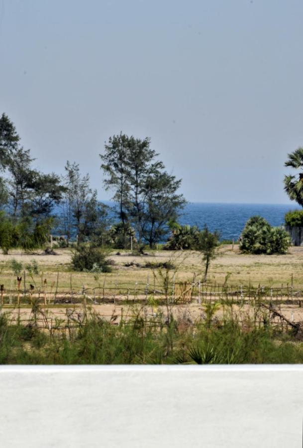 Dkv Beach View Bahur Esterno foto