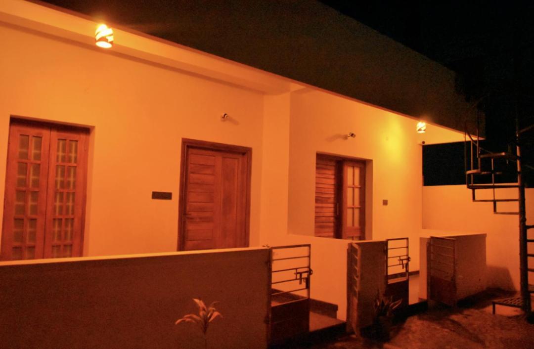 Dkv Beach View Bahur Esterno foto