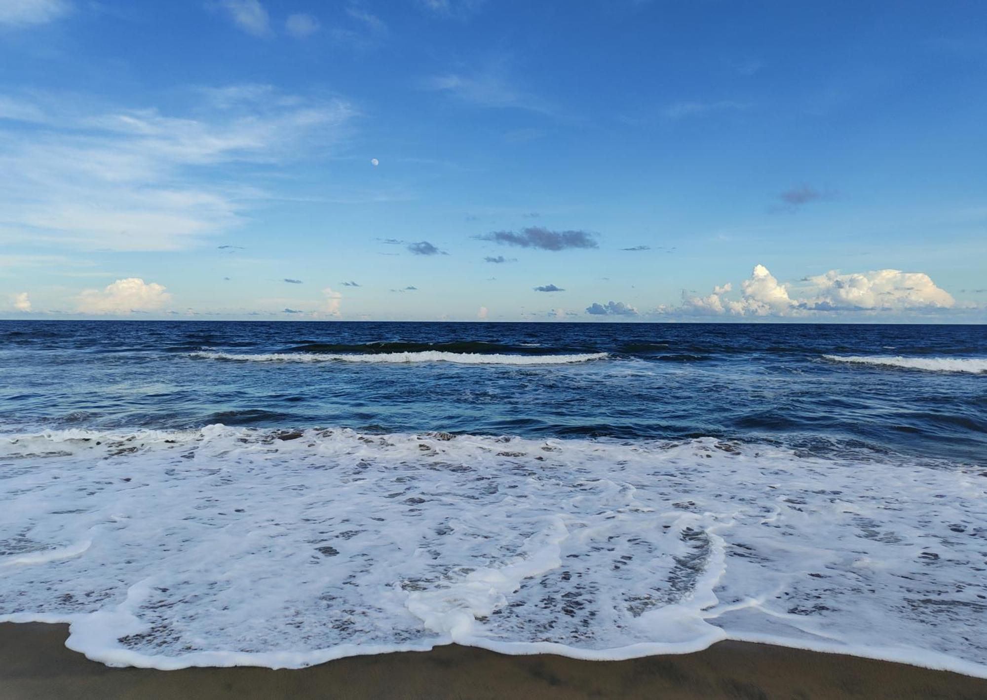 Dkv Beach View Bahur Esterno foto