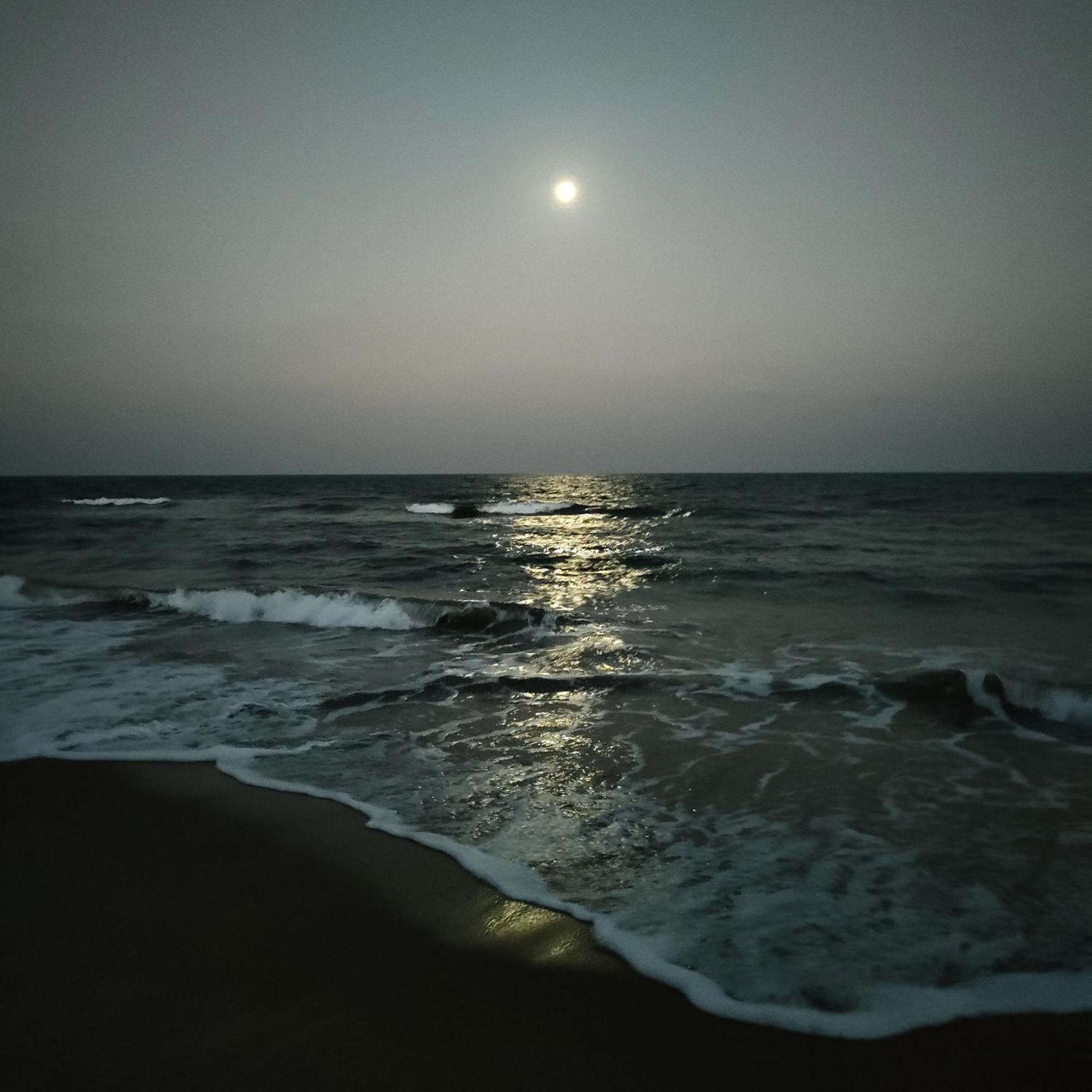 Dkv Beach View Bahur Esterno foto